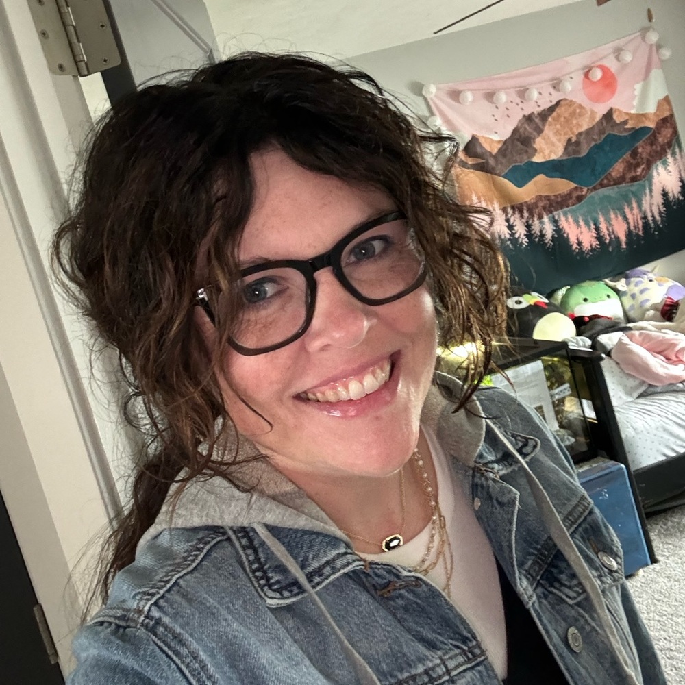 Meet your Posher, Laurie